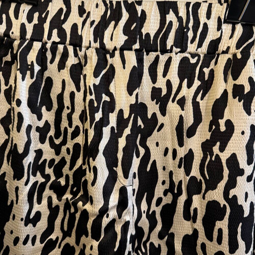 Beymen Club Women's Silky Black and White Shorts Size 4 - Picture 3 of 5